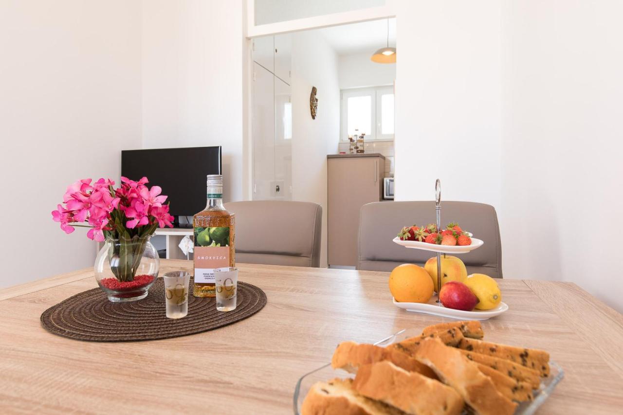 Apartment Oleander Punat Esterno foto