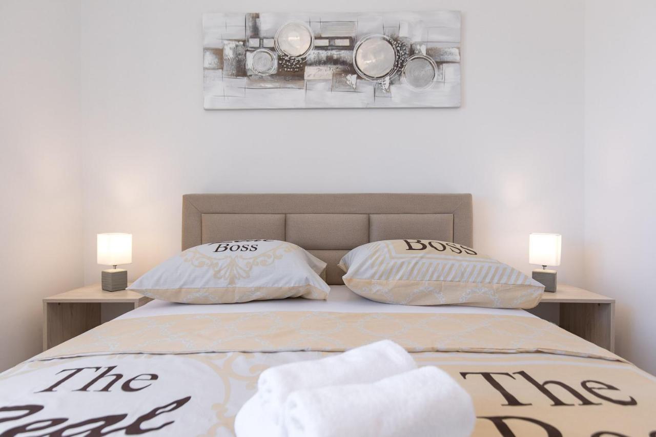 Apartment Oleander Punat Esterno foto